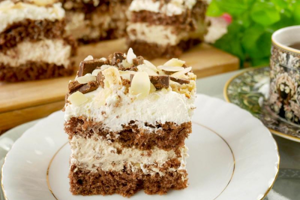 Ciasto Słodki Zazdrośnik – pyszny biszkopt z kremem kawowym