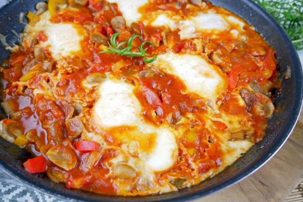 Jajka po cygańsku – pyszne i proste danie na obiad lub kolację