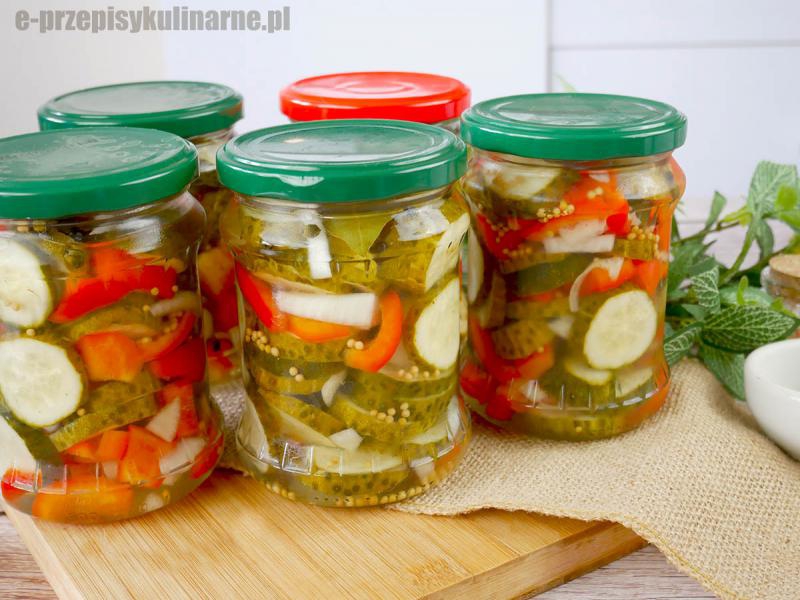 Sałatka Słoikowa od Teściowej – przepis na warzywa w delikatnej zalewie