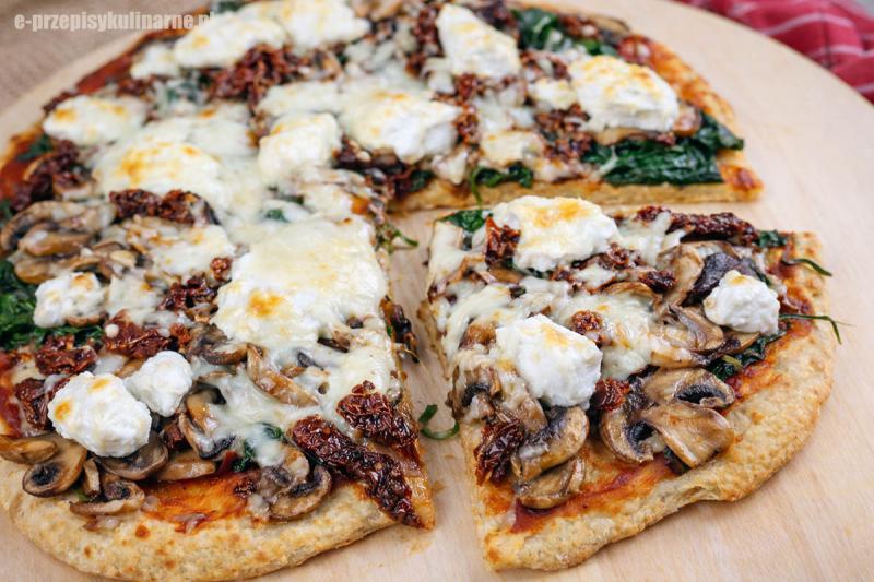 Pizza twarogowa ze szpinakiem i ricottą – szybka i lekka