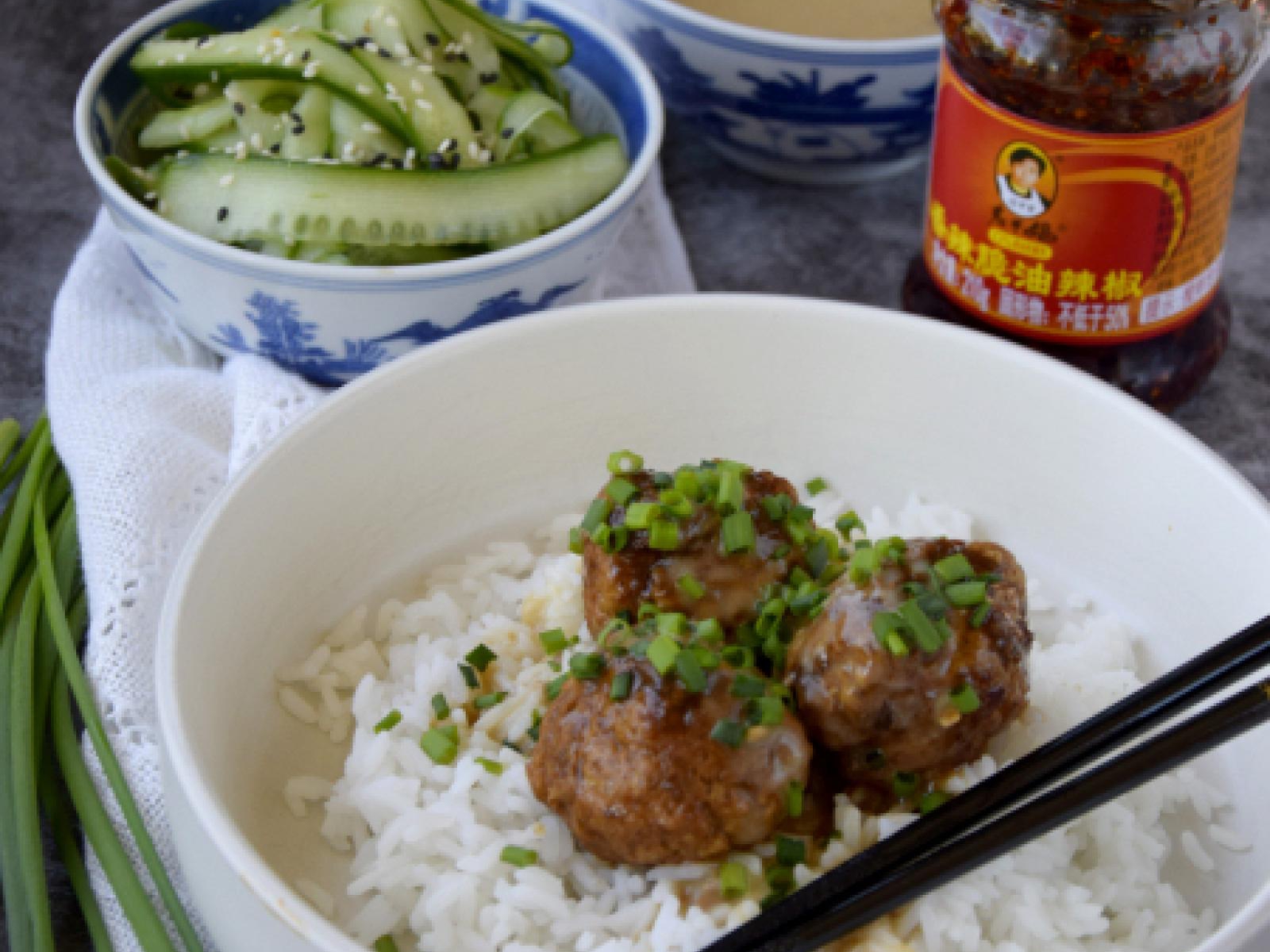 Klopsiki teriyaki w sosie miso