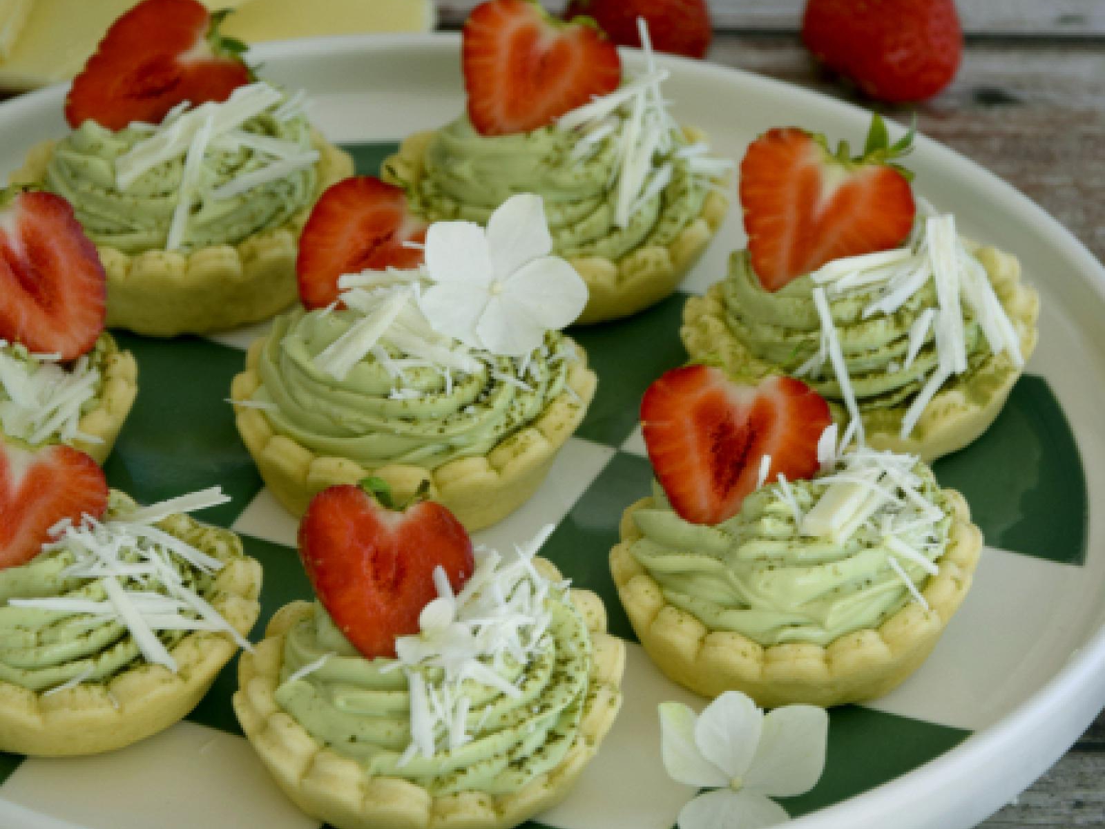 Tartaletki sernikowe matcha-biała czekolada