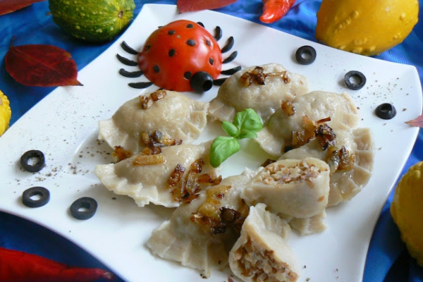 Pierogi z kaszą gryczaną i białym serem